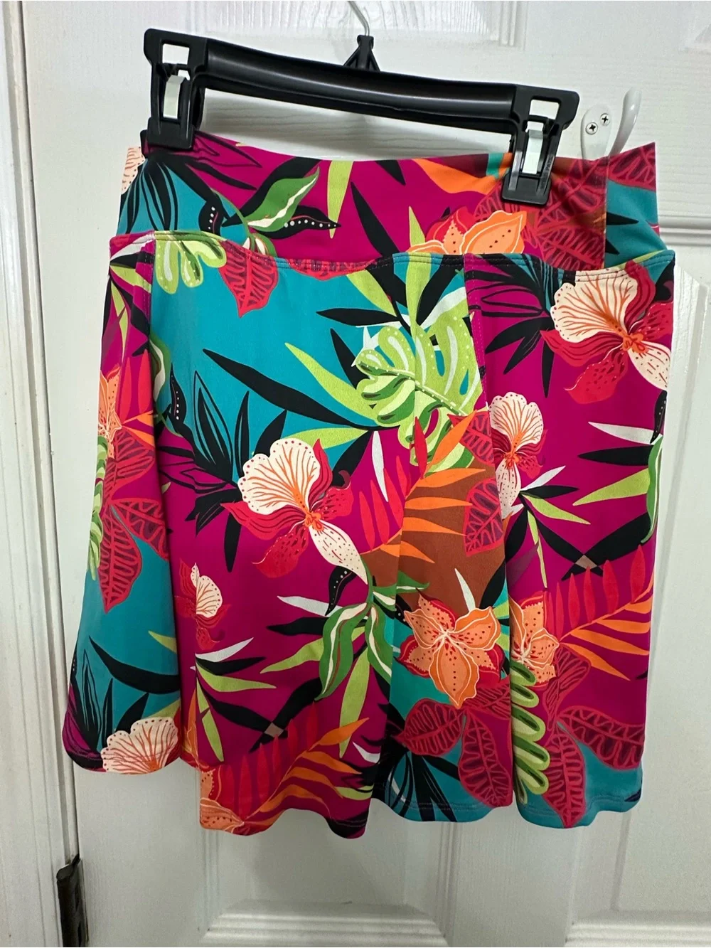 Dona Jo Tennis Pickleball SkirtSkort Size Medium Multi-Color Tropical Print